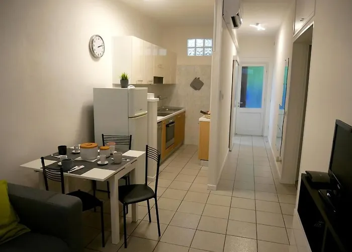 Apartment Casa Bebe - Adiacenze Policlinico E Universita'